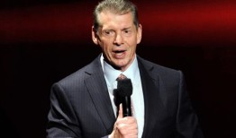 摔跤偶像文斯·麦克马洪因性虐待诉讼从WWE辞职