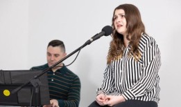 视频：看麦迪逊·科佩克在俄亥俄州演唱《如何跳舞》中的“不可能的动物”