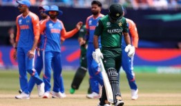 贾斯普里特·布姆拉(Jasprit Bumrah)将印度击出胜利，让巴基斯坦的T20世界杯处于生命维持状态