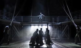 莫里·耶斯顿说，没有1000万美元布景的《泰坦尼克号》同样有效