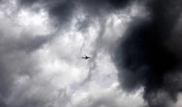 飓风“纳尔逊”逼近，西班牙遭遇极端天气，两人死亡