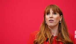 安吉拉·雷纳为不取消二孩福利上限的决定辩护