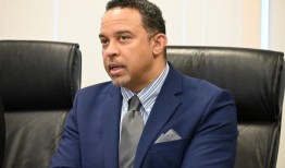 关于流动警察的报告：对黑人居民的非法行为，侵略性，贬低态度