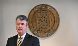 阿拉巴马州的窗口生意被指控欺骗顾客;国务院正在寻找更多的受害者