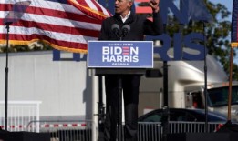 巴拉克·奥巴马在夏季播放列表中加入了365个节目，他将迎来一个“顽皮女孩”之夏