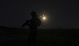 安全部门消息称，伊拉克向美国在叙利亚的军事基地发射了火箭弹