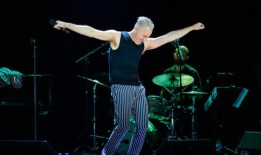 图：第一次看到艾伦·卡明的个展艾伦·卡明没有表现出他的年龄