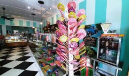 这家移动糖果店有很棒的礼物……如果你愿意放弃的话