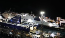 温斯顿·彼得斯指控掩盖岛际飞船坠毁事件