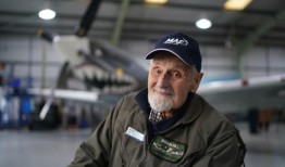 英国皇家空军老兵呼吁世界各国领导人关注气候变化