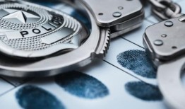 嫌疑人因谋杀未遂指控入狱，现在面临与蒙哥马利无关的谋杀案的谋杀指控