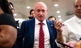 马克·凯利是谁？关于这位来自亚利桑那州的参议员和可能的副总统人选，我们应该知道些什么