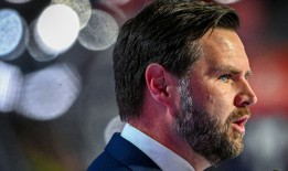 JD Vance的家庭如何塑造了他关于家庭的尖锐言辞