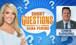 达纳·佩里诺向新罕布什尔州州长克里斯·苏努努提问