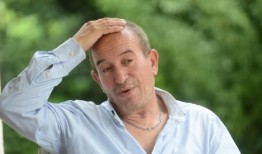 费利佩·佩蒂纳托案：受害者的兄弟向被告提出的绝望问题