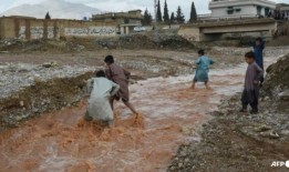 闪电和暴雨在巴基斯坦造成41人死亡