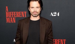 塞巴斯蒂安·斯坦无法摆脱唐纳德·特朗普在《霹雳队》中的怪癖