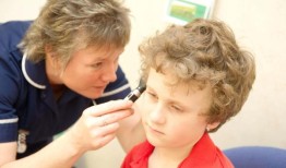 寄宿学校的学生将在学校免费接受NHS眼科和耳科检查