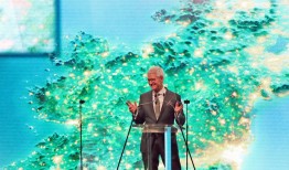 爱尔兰财政部长表示，将花几个月的时间来减少苹果公司数十亿美元的税收