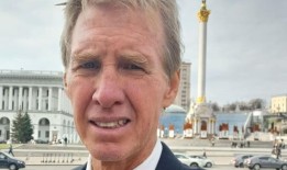 瑞安·韦斯利·罗斯：暗杀特朗普的嫌疑人飞往乌克兰，并敦促美国人加入他的行列