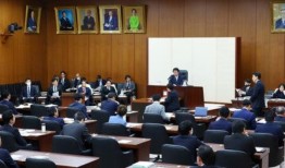 日本政党在企业捐款问题上分歧巨大