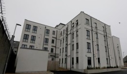 官方报纸透露，官员们对已故毒枭经营的海洛因生意感到担忧