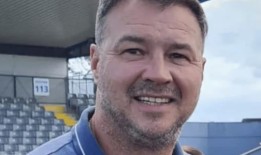 父亲被发现死在马加鲁夫，身上满是咬痕飓风过后，“全岛无家可归”——你的早间简报