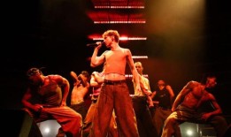 牛奶屋派对：Troye Sivan, Glass Animals, G Flip, Sycco来到国王公园