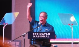 马来西亚前总理慕尤丁将因竞选演讲质疑前国王的决定而接受警方讯问