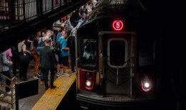 纽约将用限制较少的OMNY卡取代学生地铁卡