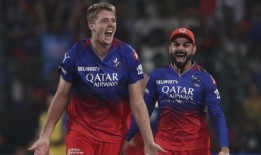 卡姆格林终于找到了他的触摸帮助RCB保持他们的IPL决赛的希望