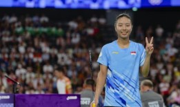 羽毛球：杨家敏在巴黎奥运会上晋级淘汰赛，这是自2012年以来第一位新加坡人