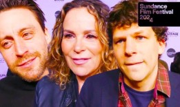 一个真正的痛苦预告片：杰西·艾森伯格和基兰·卡尔金·比克和沸腾在新的喜剧戏剧