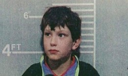 詹姆斯·巴尔杰杀手乔恩·维纳布尔斯的假释申请被拒绝，因为“公众不安全”