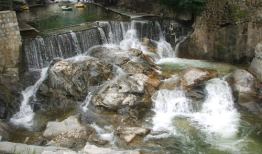 高冠瀑布：自然之美与神秘传说的完美融合