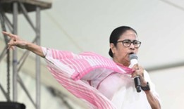 选举委员会是执政党班纳吉命令下的傀儡