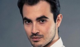 米兰范瓦尔登堡是冉阿让在伦敦的Les missamrables开始3月11日