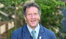 Monty Don亚马逊购买，有3000个园丁全年使用的五星级评论