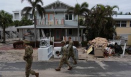 飓风米尔顿：在“百年一遇的最严重风暴”来临之前发布“疏散或死亡”警告