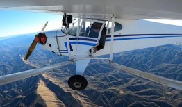 特雷弗·雅各布：策划飞机失事的youtube用户被判入狱六个月