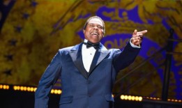 照片：第一次看到一个美好的世界，由詹姆斯·门罗·伊格尔哈特饰演路易斯·阿姆斯特朗