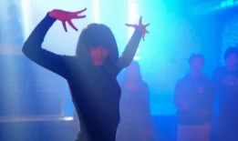 印度人对20世纪70年代美国同性恋俱乐部的舞蹈风格重新产生了兴趣