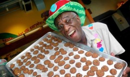 著名的阿莫斯饼干的创造者沃利·阿莫斯去世，享年88岁