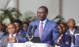 肯尼亚总统威廉·鲁托在致命的抗议中拒绝了税收法案