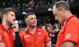 恢复状态的帕克迫使天鹅队在德比之前被淘汰