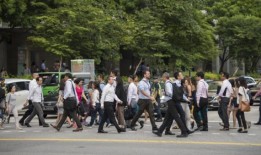 2024年：新加坡将向非自愿失业者提供高达6000新元的援助，但求职者“也必须尽自己的一份力”