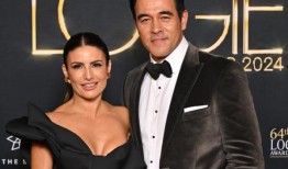 Ada Nicodemou和James Stewart在即将播出的主客场特集中被拍到裸泳