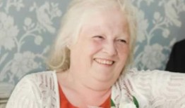 一名40岁的男子被两只超大号的恶狗咬死一名女子