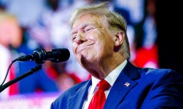 Meta取消了自1月6日以来对特朗普账户的“内乱”限制