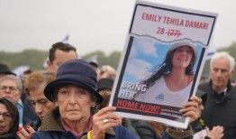 唯一一名仍在加沙的英国人质被“遗忘”，她的母亲告诉海德公园的人群